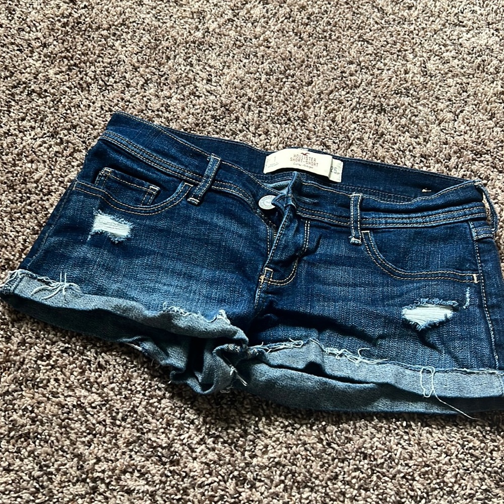 Hollister size 25